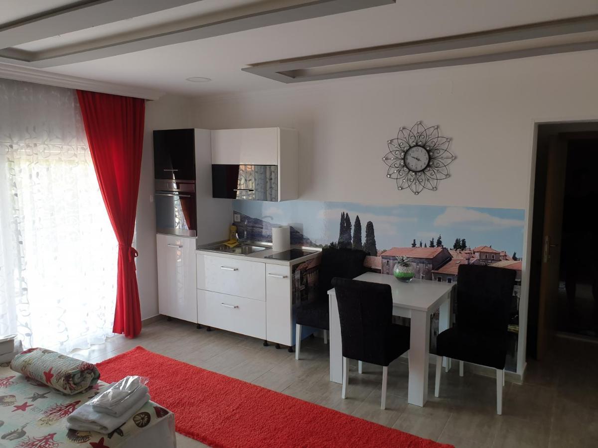 Mango Apartments Требинє Екстер'єр фото