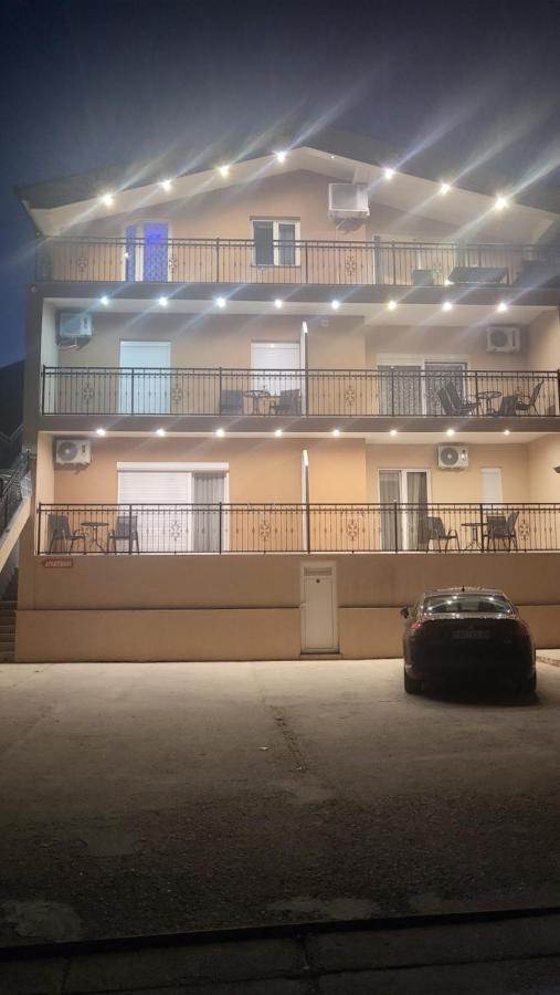 Mango Apartments Требинє Екстер'єр фото