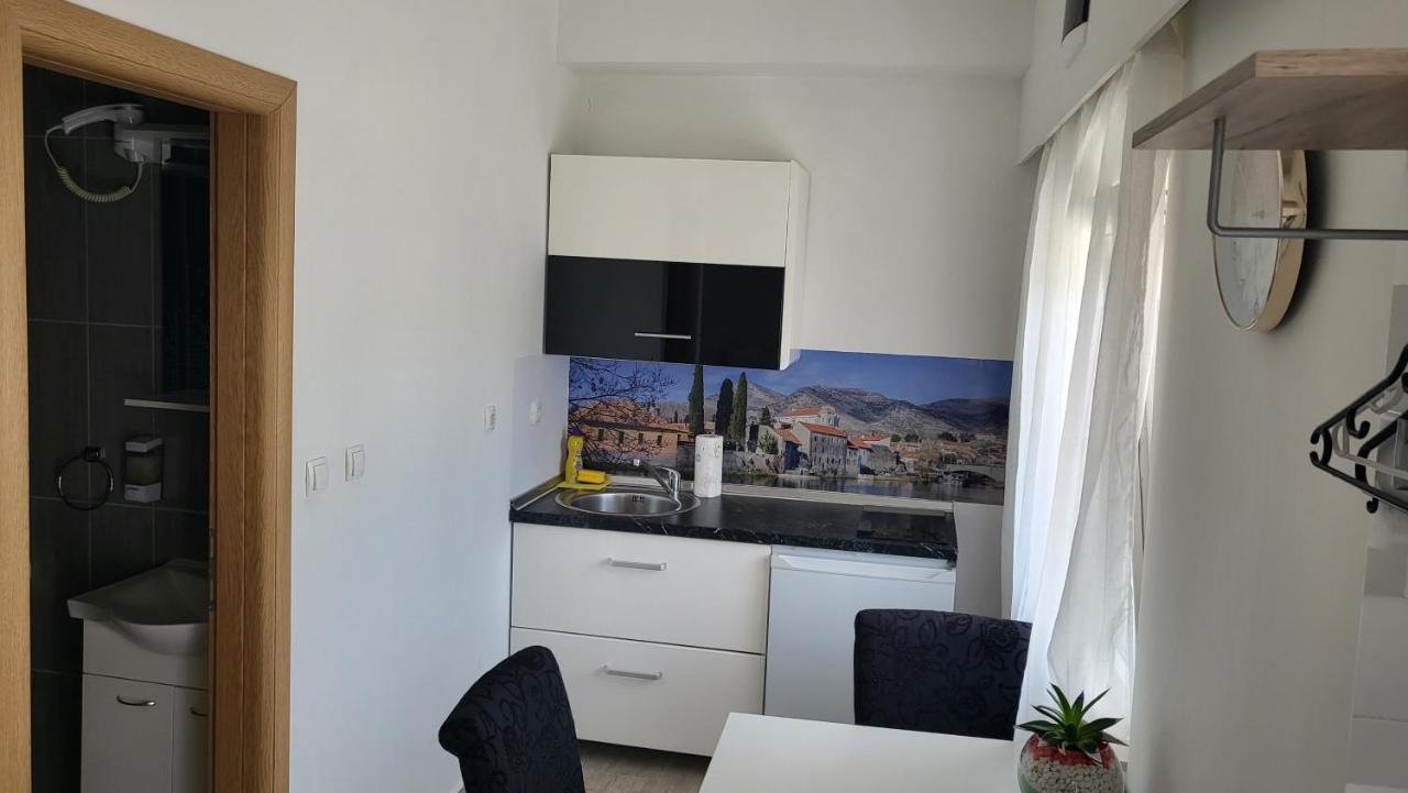 Mango Apartments Требинє Екстер'єр фото