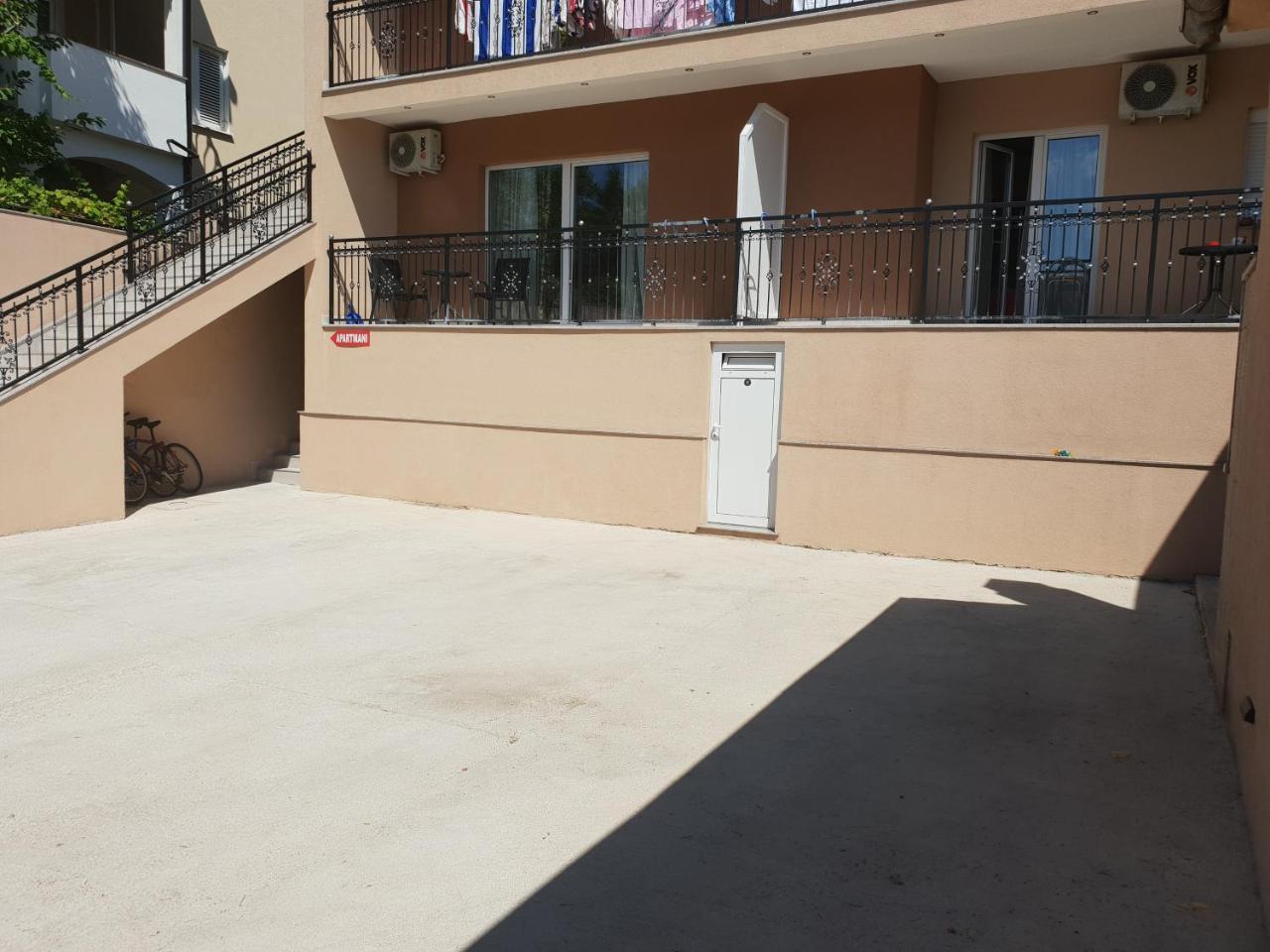 Mango Apartments Требинє Екстер'єр фото